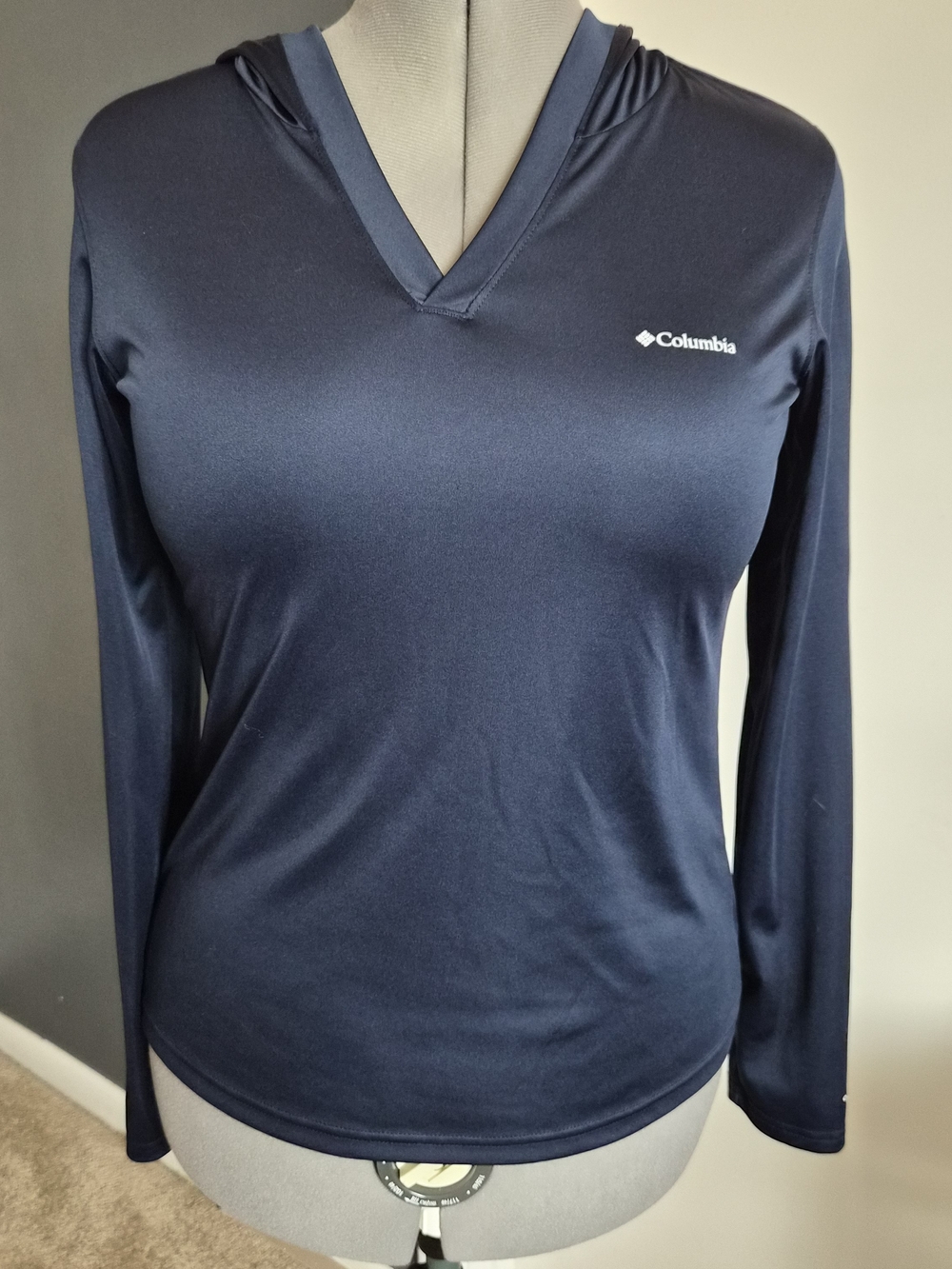 Columbia Women's Navy V-Neck Hooded Long-Sleeve Performance Top